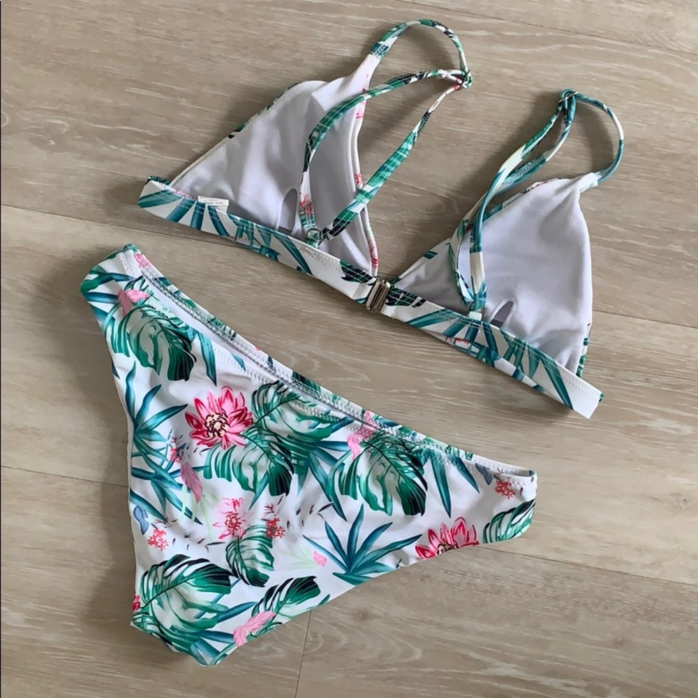 Bikini Set - Picture 4 of 5